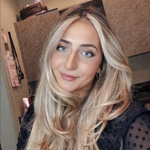 Meet your Posher, Alexandra